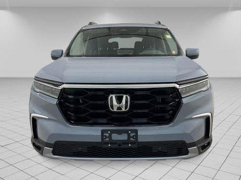 New 2025 Honda Pilot Touring image 11
