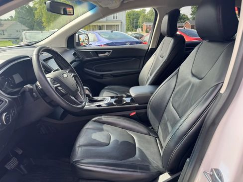 Used 2018 Ford Edge Titanium w/ Technology Package AWD/4WD image 24