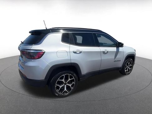 Used 2025 Jeep Compass Limited AWD/4WD image 12