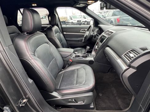 Used 2018 Ford Explorer Sport w/ Equipment Group 401A image 15