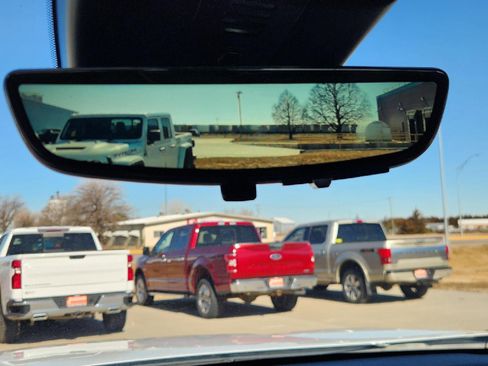 Used 2025 Chevrolet Equinox LT image 16