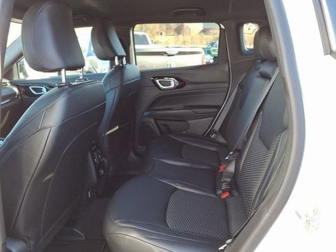 New 2026 Jeep Compass Latitude image 9