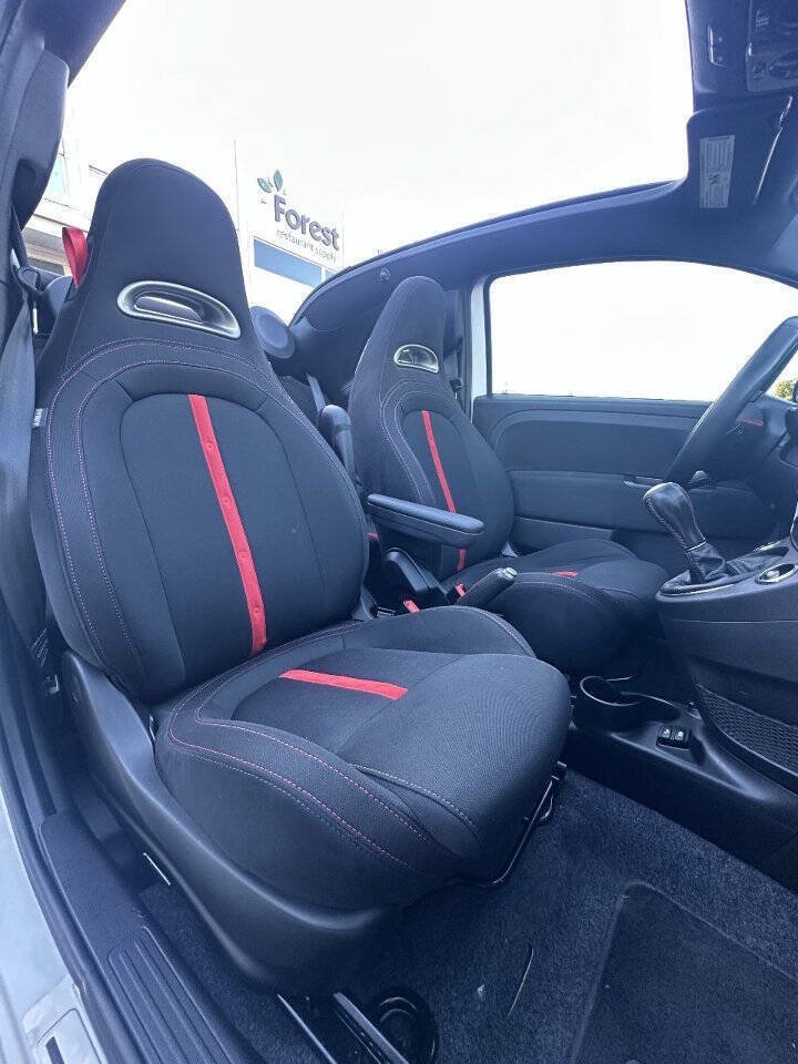 Used 2015 FIAT 500 Abarth w/ Beats Audio Package FWD image 11