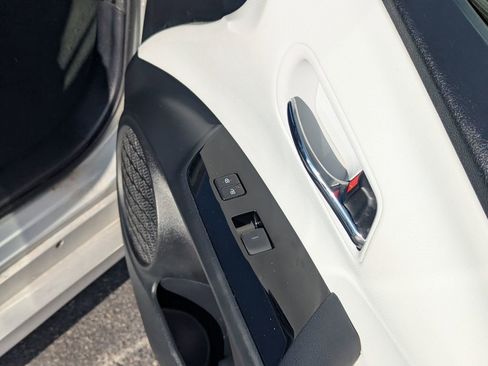 Used 2020 Toyota Prius AWD image 34