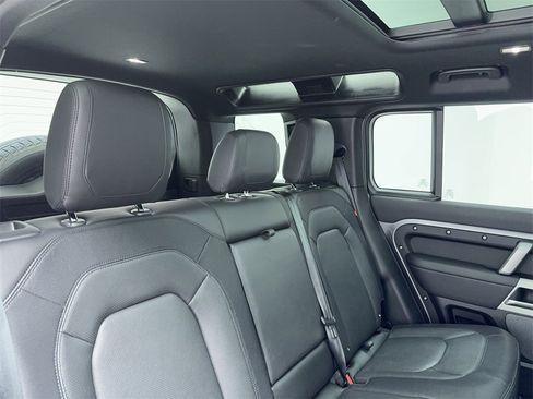 Used 2024 Land Rover Defender 110 X-Dynamic SE image 52