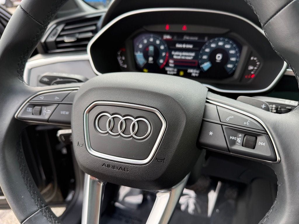Used 2025 Audi Q3 2.0T Premium Plus w/ Premium Plus Package AWD/4WD image 28