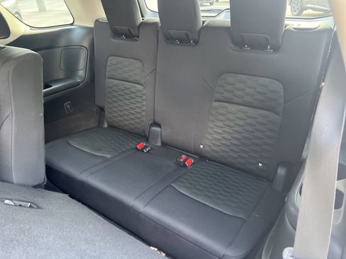 Used 2024 Nissan Pathfinder SV FWD image 19
