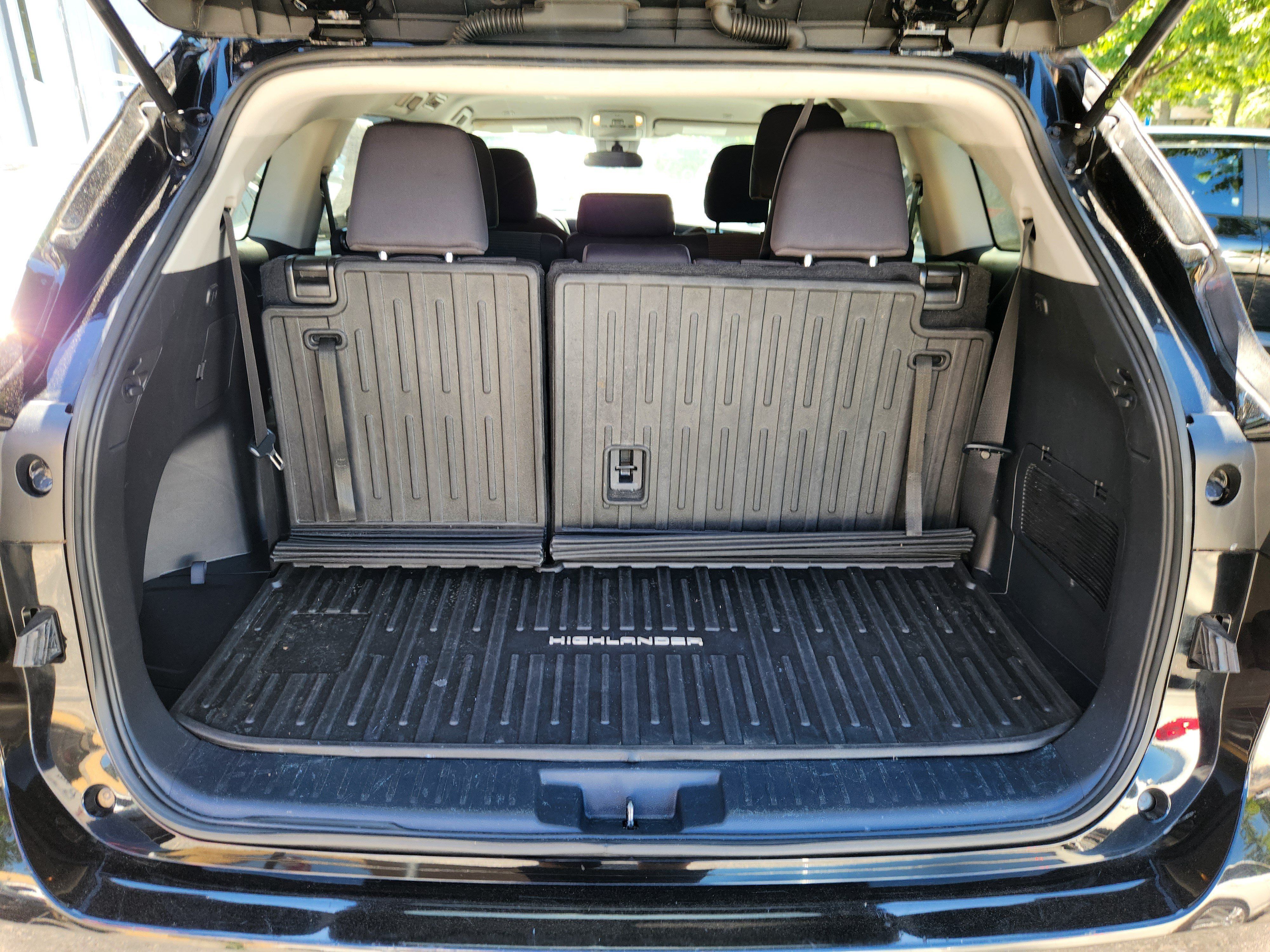 Used 2023 Toyota Highlander L AWD/4WD image 18