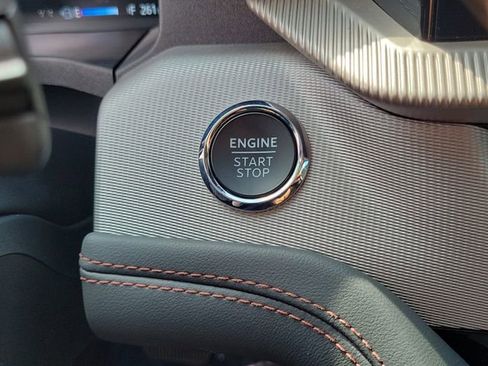Used 2026 Ford Explorer Active RWD image 11