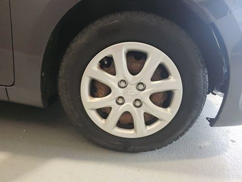 Used 2013 Hyundai Accent GS FWD image 24
