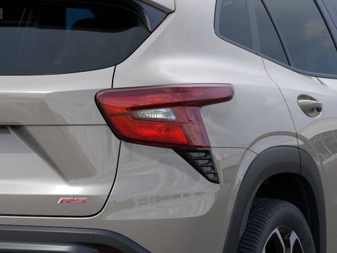 New 2026 Chevrolet Trax RS w/ Sunroof Package FWD image 11