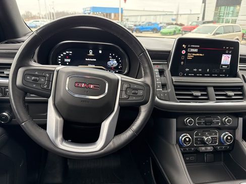 Used 2022 GMC Yukon SLT w/ SLT Premium Package image 19