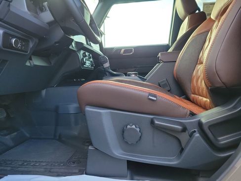 New 2025 Ford Bronco Badlands image 17