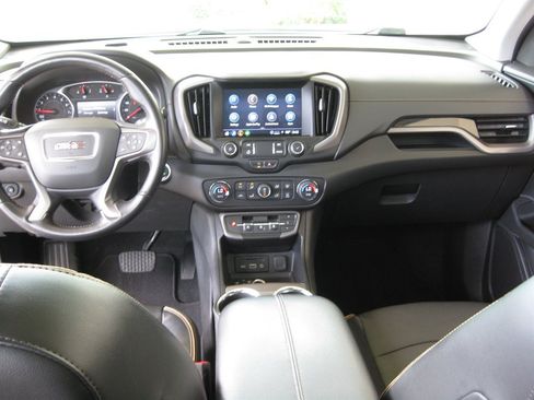 Used 2022 GMC Terrain AT4 AWD/4WD image 29