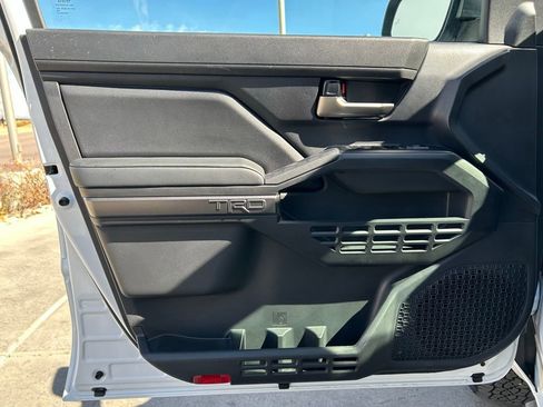 Used 2025 Toyota Tacoma TRD Off-Road image 22