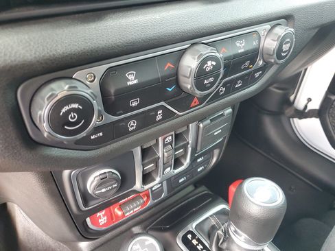 Used 2025 Jeep Gladiator Sport AWD/4WD image 22