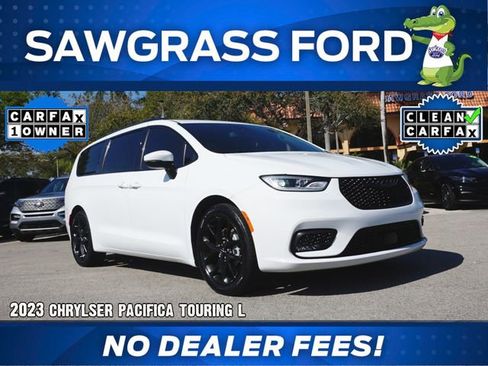 Used 2023 Chrysler Pacifica Touring-L w/ S Appearance Package image 1