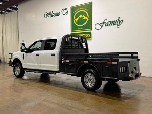 Used 2019 Ford F250 XL w/ Power Equipment Group AWD/4WD image 6