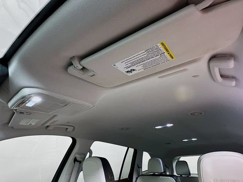 Used 2025 GMC Acadia Denali FWD image 11