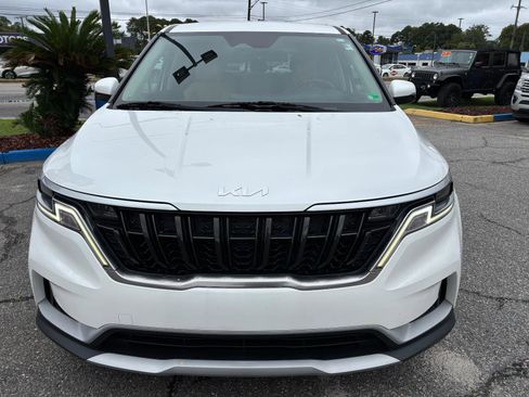 Used 2023 Kia Carnival LX image 8