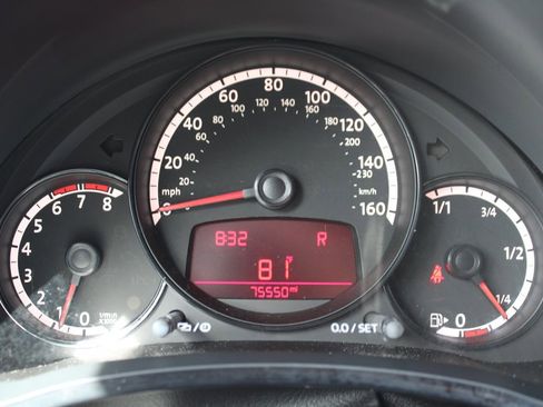 Used 2013 Volkswagen Beetle 2.5 image 16