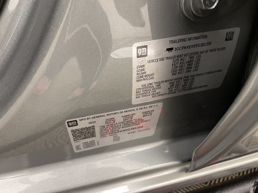 Certified 2025 Chevrolet Silverado 1500 LT AWD/4WD image 34