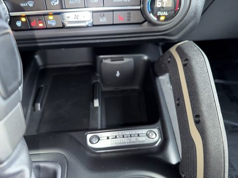 New 2025 Ford Bronco Badlands image 29