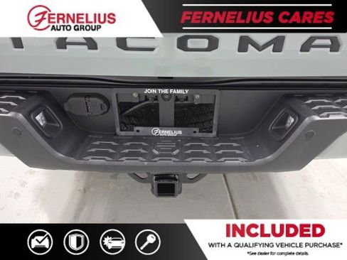 Used 2023 Toyota Tacoma TRD Off-Road image 8