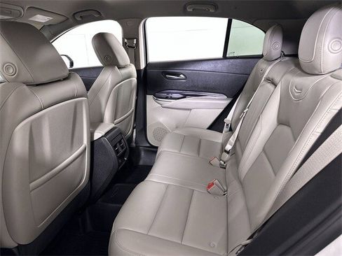 Used 2022 Cadillac XT4 Luxury w/ LPO, ONYX Package image 26