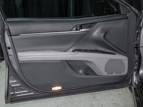 Used 2022 Toyota Camry XLE image 10