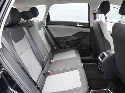Certified 2023 Volkswagen Taos S AWD/4WD image 18