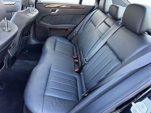 Used 2013 Mercedes-Benz E 550 4MATIC Sedan image 8