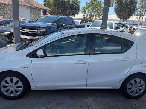 Used 2012 Toyota Prius C One FWD image 8