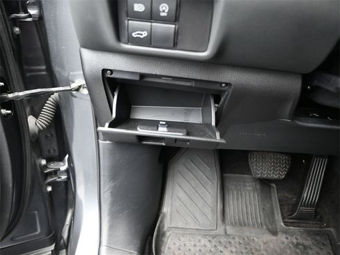 Used 2023 Toyota Highlander L image 35