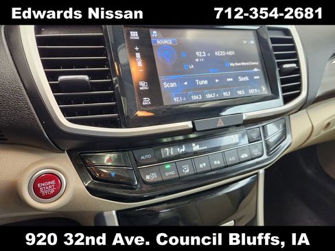 Used 2017 Honda Accord EX image 29