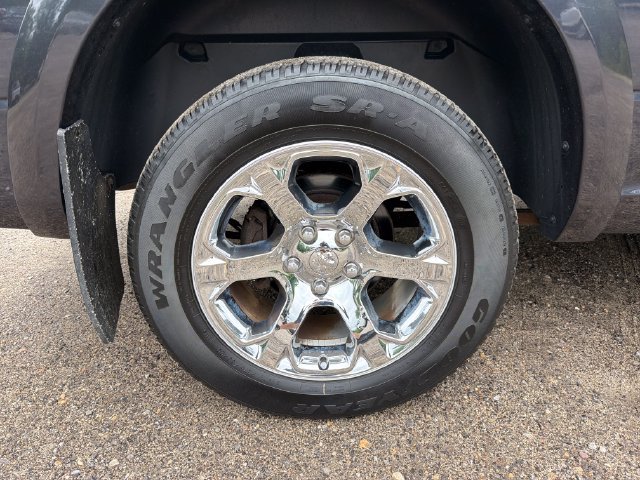 Used 2018 RAM 1500 Laramie w/ Convenience Group AWD/4WD image 30