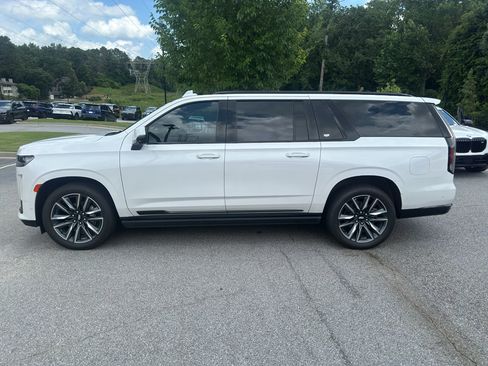 Used 2021 Cadillac Escalade ESV Sport w/ Driver Assist Tech Package AWD/4WD image 3