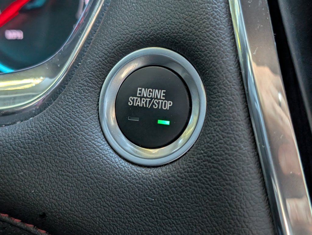 Used 2023 Chevrolet Traverse RS FWD image 30