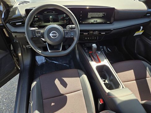 New 2026 Nissan Kicks SR FWD image 10