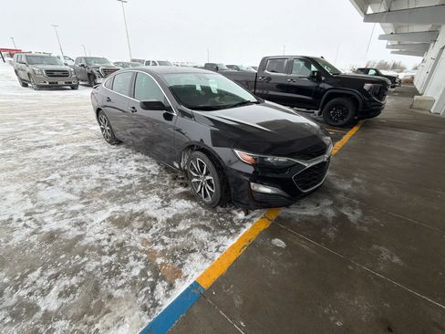 Used 2022 Chevrolet Malibu RS image 2