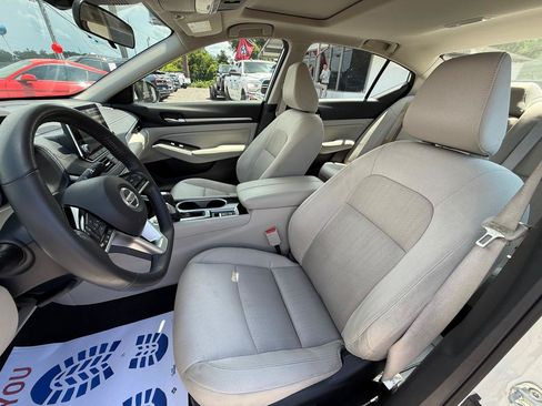 Used 2022 Nissan Altima 2.5 SV w/ SV Premium Package FWD image 21