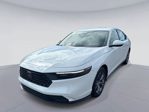 Certified 2024 Honda Accord EX image 8