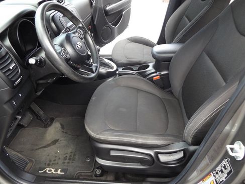 Used 2016 Kia Soul FWD image 13