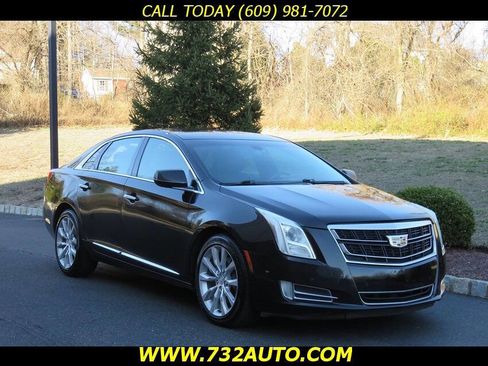 Used 2017 Cadillac XTS Luxury image 3