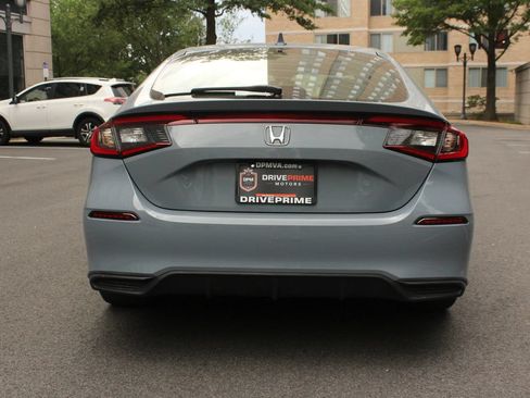 Used 2022 Honda Civic Sport image 8