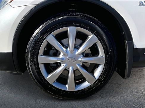 Used 2017 INFINITI QX50 2WD w/ Premium Plus Package image 11