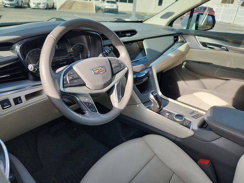 Certified 2022 Cadillac XT5 Premium Luxury image 19