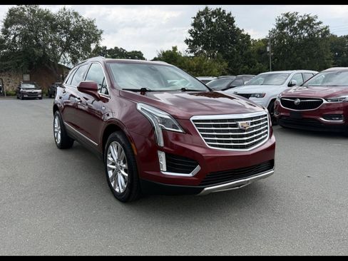 Used 2017 Cadillac XT5 Platinum AWD/4WD image 1