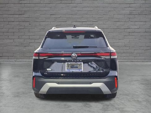 New 2026 Volkswagen Tiguan SE FWD image 4