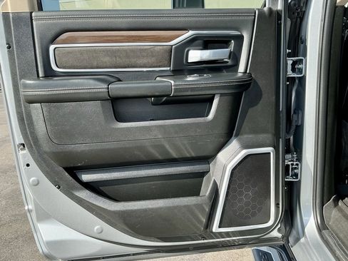 Used 2022 RAM 2500 Laramie w/ Chrome Appearance Group image 32